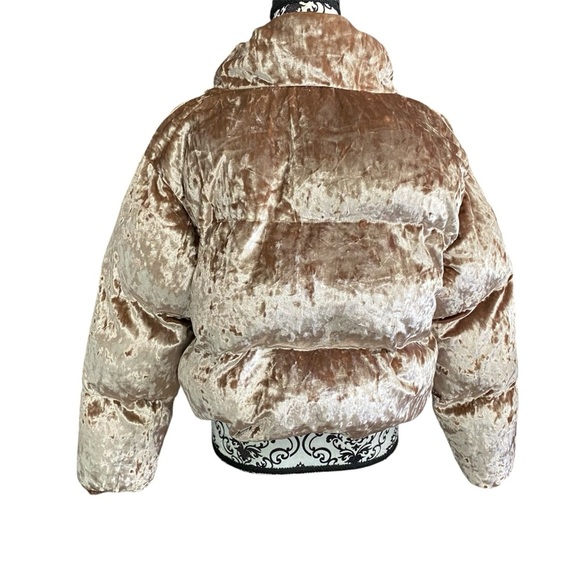 Fabletics Wander Crushed Velour Cropped Puffer Jacket Sz-XSmall - Picture 3 of 9